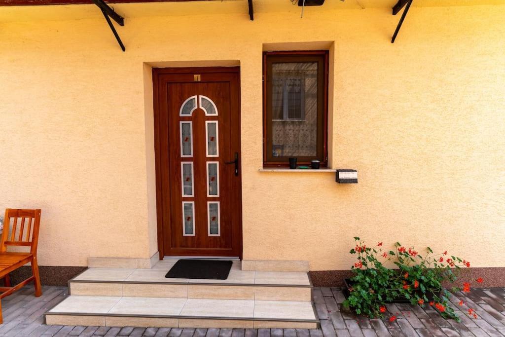 La Bebe 3 Apartamento Hunedoara Exterior foto